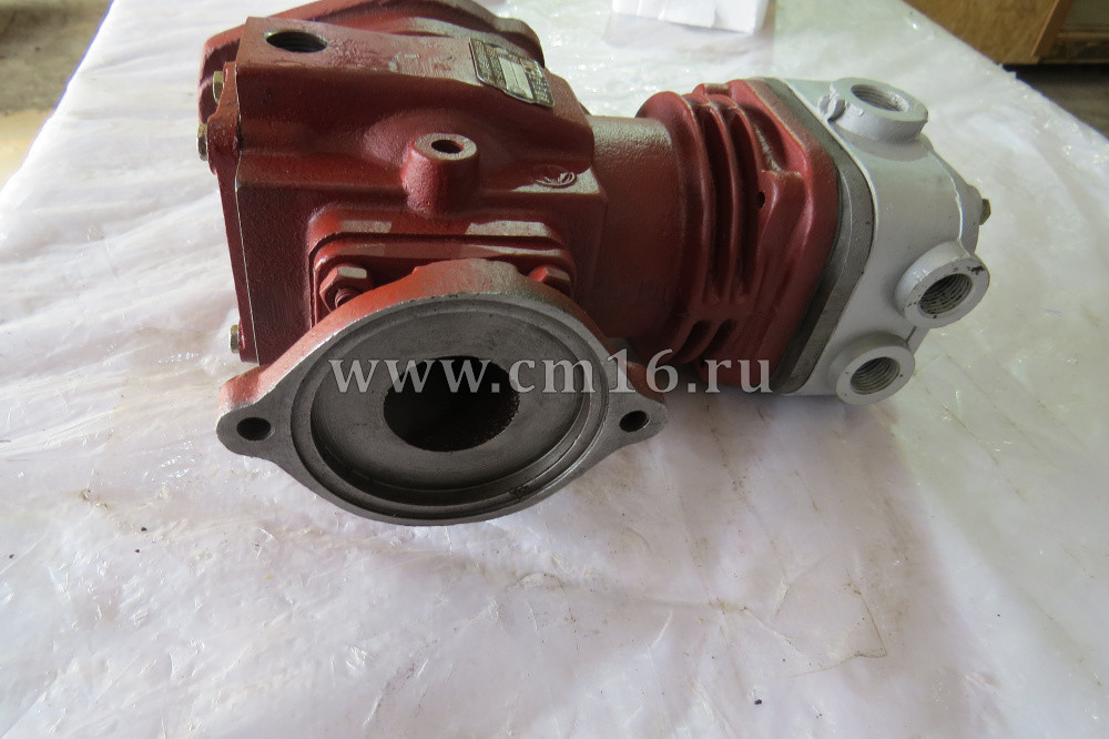 3974548/3974549 Компрессор воздушный 6BT,B5.9-180,EQB180-20,210-20 (головка маленькая, с патрубком) (C)