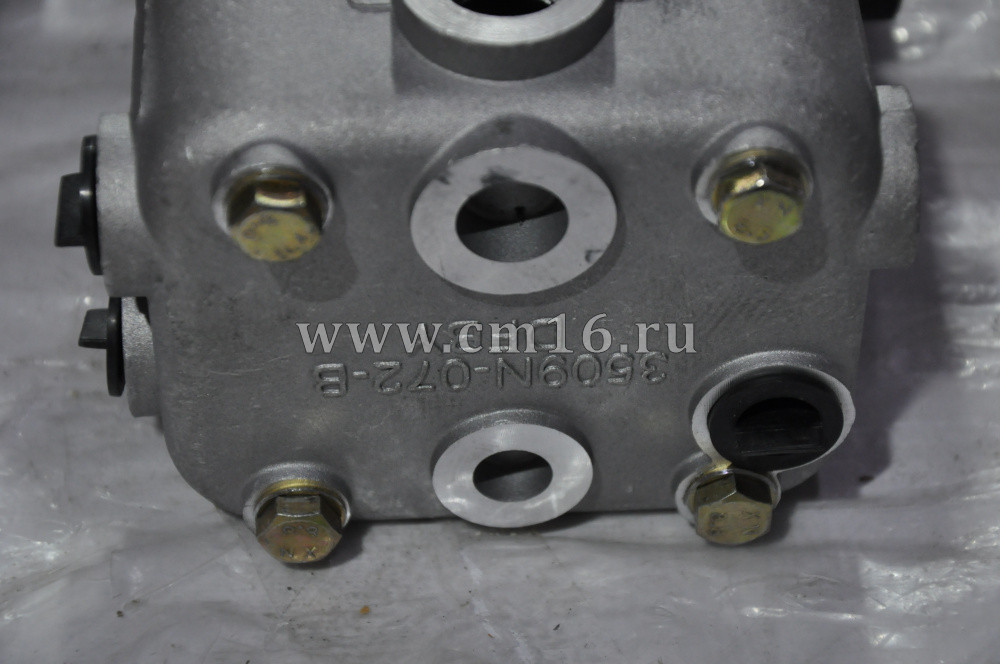 3974548/3974549 Компрессор воздушный 6BT,B5.9-180,EQB180-20,210-20 (головка маленькая, с патрубком) (C)