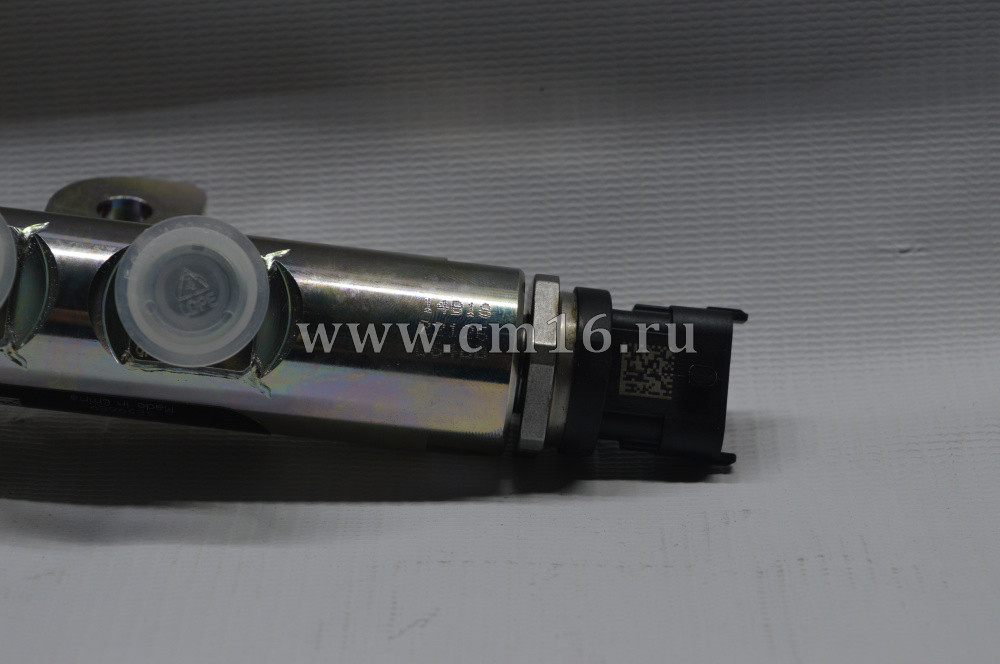 5259689/0445224013 Рампа топл.форсунок с датчиком ISF3.8 0445224013 (О+)