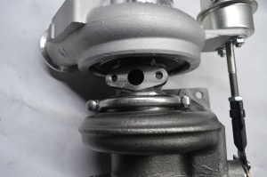 4043974/2835143/4043978/4955964/4956031/3781989/3781990 Турбокомпрессор HOLSET HE221W (под тупым углом, автобус) 4ISBe185,4ISDe185 (O+)