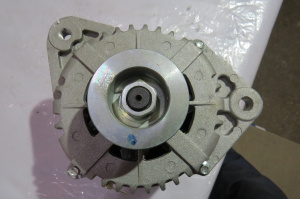 4940559/3900470 Генератор 28V/90А 4BT V=3.9 (С)