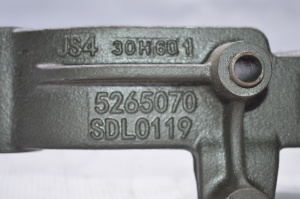 5262506/5265070 Кронштейн генератора в сб. ISF2.8 (О+)
